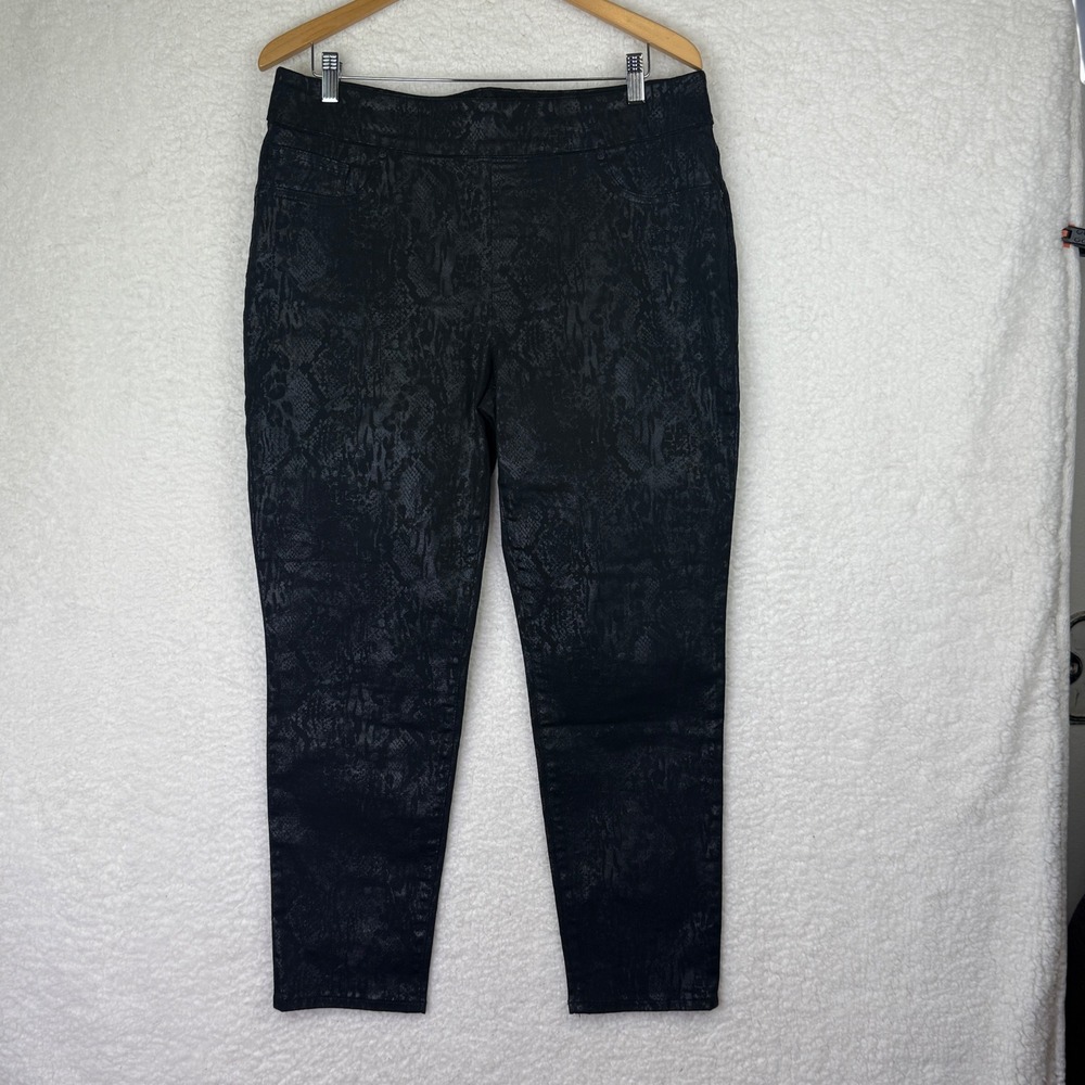 Chicos Black Snakeskin Print‎ Pull On Ankle Pants Size 2 Regular US 12